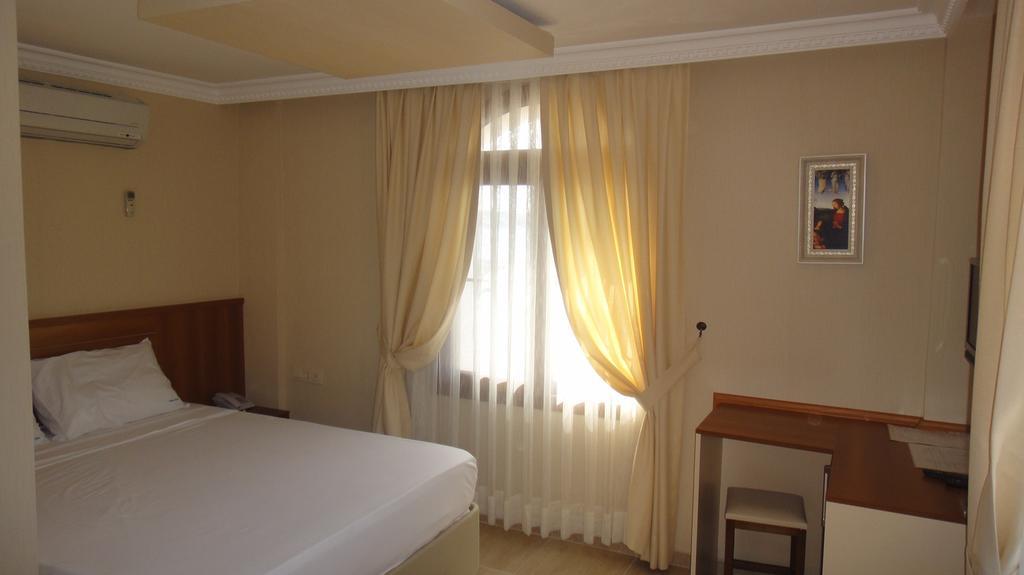 Golden Stone Butik Otel Çeşme Quarto foto